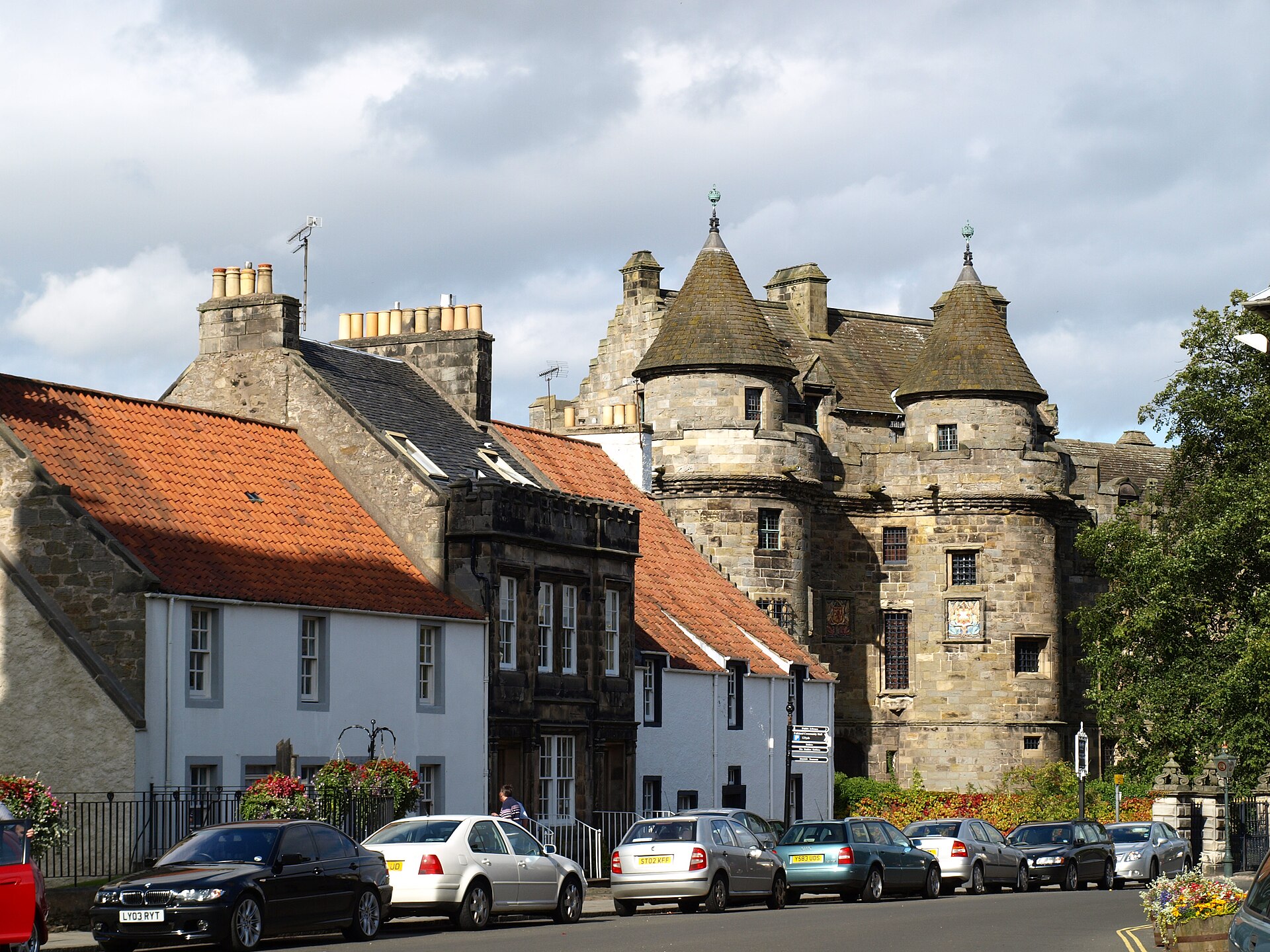 Royal Palaces of Scotland: Linlithgow, Stirling & Falkland private tour