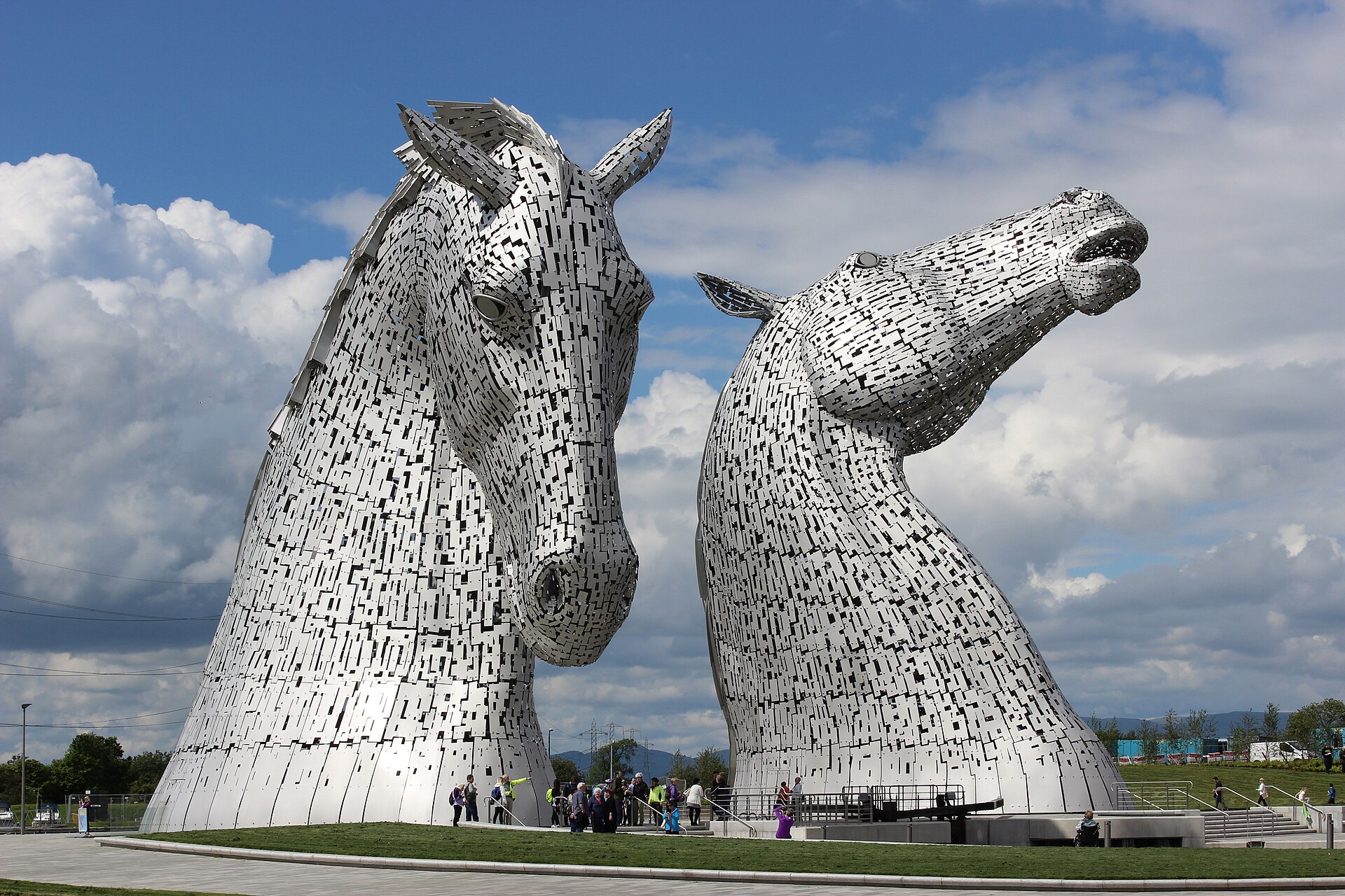 Falkirk Icons Half Day: Kelpies, Wheel & Palaces private tour